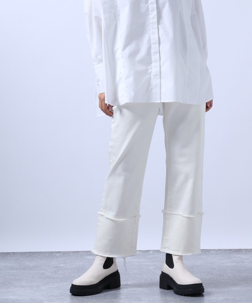 HARE（ハレ）の「ロールアップデザインストレートデニムパンツ(HARE)（デニムパンツ・レディース・ホワイト/ブラック/ブルー・S/M）」の11枚目の写真