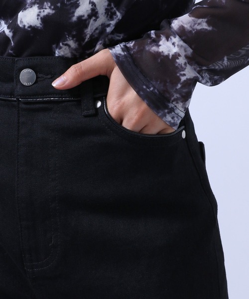 HARE（ハレ）の「ロールアップデザインストレートデニムパンツ(HARE)（デニムパンツ・レディース・ホワイト/ブラック/ブルー・S/M）」の9枚目の写真