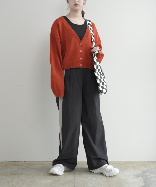 Lull(ルル)の「【Lull / ルル】ショートVネックニットカーディガン(カーディガン/ボレロ・レディース・オレンジ/グリーン/ライム/ブルー/パープル/ブラック・ONESIZE)」の18枚目の写真