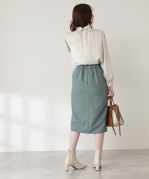 N.(N. Natural Beauty Basic)(エヌエヌナチュラルビューティーベーシック)の「◆フリルネックバックリボンブラウス(シャツ/ブラウス・レディース・ベージュ/ナチュラル/グリーン・MEDIUM)」の10枚目の写真