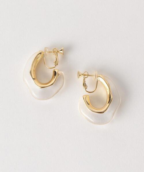 green label relaxing(グリーンレーベルリラクシング)の「マーブル メタル フープ イヤリング(イヤリング・レディース・ライトグレー/ベージュ/その他1・FREE)」の3枚目の写真