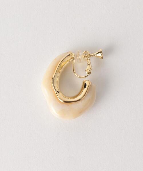 green label relaxing(グリーンレーベルリラクシング)の「マーブル メタル フープ イヤリング(イヤリング・レディース・ライトグレー/ベージュ/その他1・FREE)」の6枚目の写真