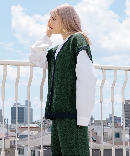 Ellno Loset（エルノロゼット）の「ジオメ柄ニットベスト（セットアップ対応）（ベスト・メンズ・ブラック/ダークグリーン・MEDIUM/LARGE）」の15枚目の写真