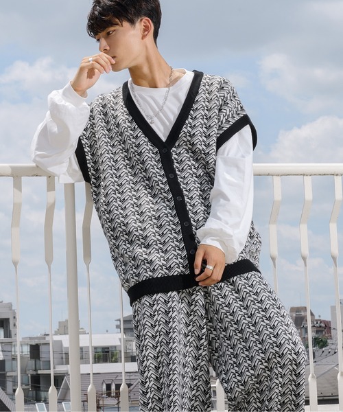 Ellno Loset（エルノロゼット）の「ジオメ柄ニットベスト（セットアップ対応）（ベスト・メンズ・ブラック/ダークグリーン・MEDIUM/LARGE）」の7枚目の写真