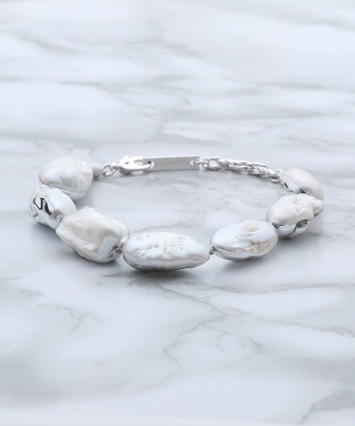 AMBUSH(アンブッシュ)の「AMBUSH MET DIPPED PEARL BRACELET 12112616(その他小物・レディース・シルバー・FREE)」の1枚目の写真