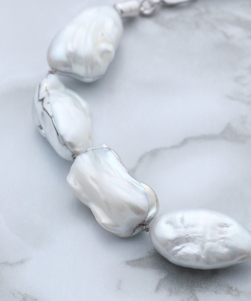 AMBUSH(アンブッシュ)の「AMBUSH MET DIPPED PEARL BRACELET 12112616(その他小物・レディース・シルバー・FREE)」の2枚目の写真