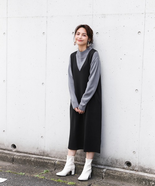 NAVY（ネイビー）の「ポンチ素材 ハンサムスウェット ジャンパースカート（ジャンパースカート・レディース・ブラック/ブラウン・フリー）」の20枚目の写真