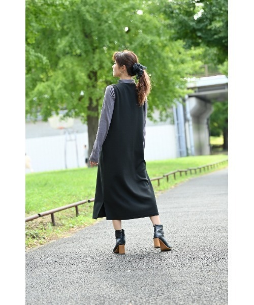 NAVY（ネイビー）の「ポンチ素材 ハンサムスウェット ジャンパースカート（ジャンパースカート・レディース・ブラック/ブラウン・フリー）」の6枚目の写真