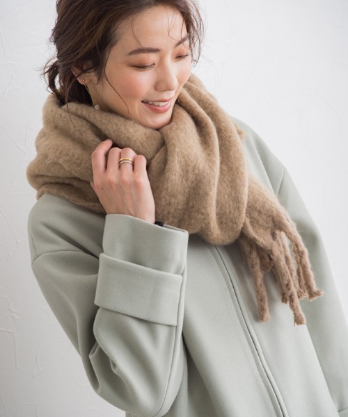 Pierrot（ピエロ）の「ふんわりストール（ストール/ショール・レディース・ベージュ/ブラック/ピンクベージュ/アイボリー・FREE）」の10枚目の写真