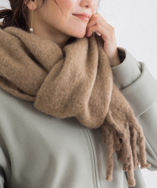 Pierrot（ピエロ）の「ふんわりストール（ストール/ショール・レディース・ベージュ/ブラック/ピンクベージュ/アイボリー・FREE）」の12枚目の写真