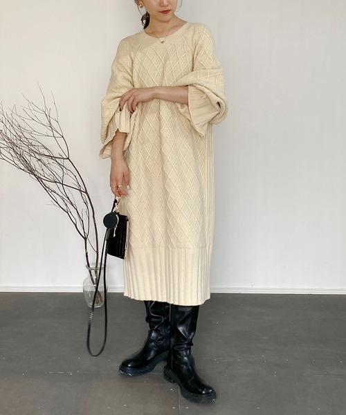 CAPRICIEUX LE'MAGE（カプリシューレマージュ）の「ダイヤケーブルチュニック（ワンピース・レディース・ブラック/イエロー/アイボリー・FREE）」の2枚目の写真