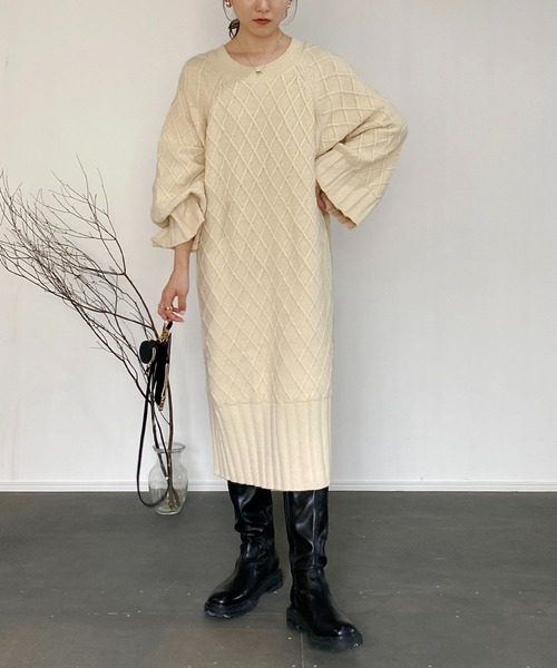 CAPRICIEUX LE'MAGE（カプリシューレマージュ）の「ダイヤケーブルチュニック（ワンピース・レディース・ブラック/イエロー/アイボリー・FREE）」の4枚目の写真