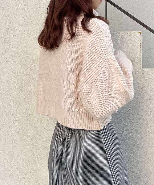 MAJESTIC LEGON(マジェスティックレゴン)の「ショートボリュームニット(ニット/セーター・レディース・アイボリー/ベージュ/ブラック/サンドベージュ/オフホワイト・SMALL/MEDIUM)」の10枚目の写真