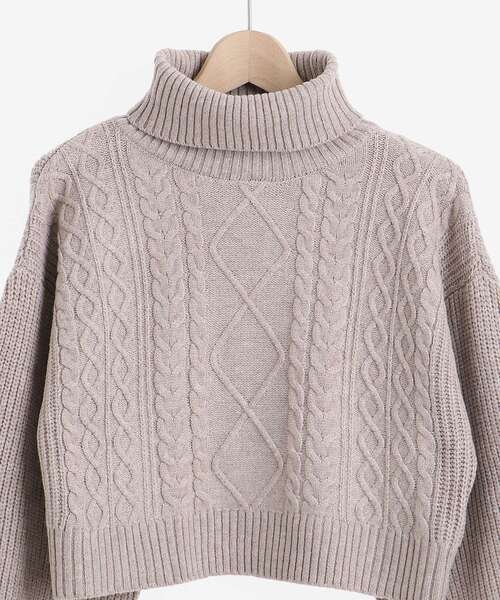 MAJESTIC LEGON(マジェスティックレゴン)の「ショートボリュームニット(ニット/セーター・レディース・アイボリー/ベージュ/ブラック/サンドベージュ/オフホワイト・SMALL/MEDIUM)」の20枚目の写真