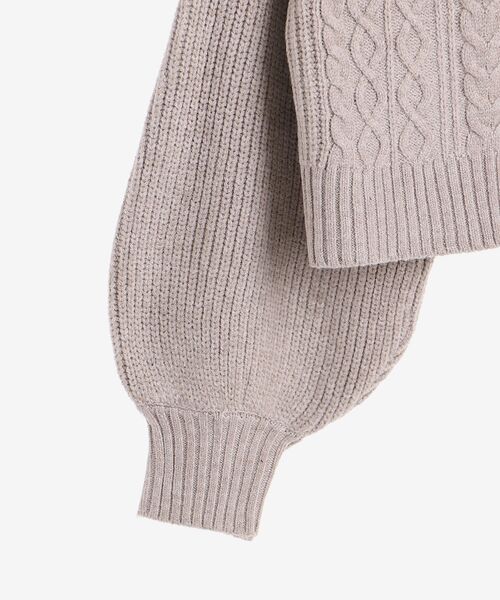 MAJESTIC LEGON(マジェスティックレゴン)の「ショートボリュームニット(ニット/セーター・レディース・アイボリー/ベージュ/ブラック/サンドベージュ/オフホワイト・SMALL/MEDIUM)」の9枚目の写真