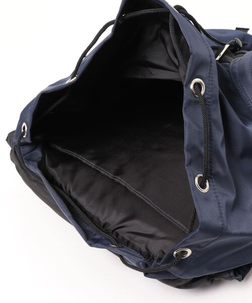 PRODUCTY WARRANTY（プロダクティワランティ）の「【PRODUCTY WARRANTY】 ダブルポケット メタル フラップ リュック（バックパック/リュック・メンズ・チャコール/ブラック/ネイビー・FREE）」の6枚目の写真