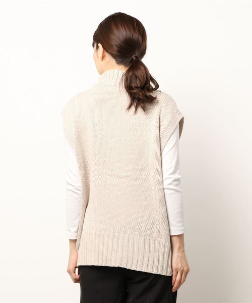 Samansa Mos2 blue（サマンサモスモスブルー）の「ジャカードニットベスト（ベスト・レディース・ブラック/モカ/ライトベージュ・ﾌﾘ-）」の4枚目の写真