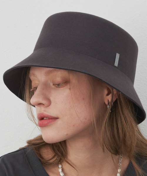AIVER(アイバー)の「bocodeco×AIVER ME フェルトオーバーバケットハット MADE IN JAPAN(ハット・メンズ・チャコールグレー/ブラック・FREE)」の1枚目の写真