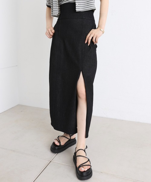 Chico（チコ）の「【新色追加】スリットハイウエストデニムタイトロングスカート（デニムスカート・レディース・ブラック/ネイビー/アイボリー/ブルー・FREE）」の17枚目の写真