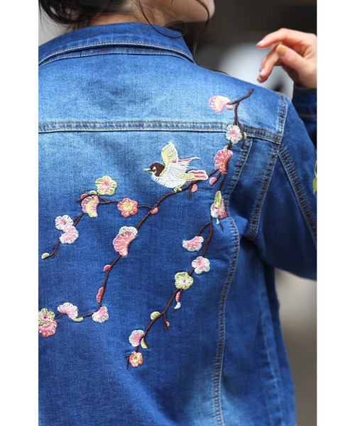cawaii（カワイイ）の「超伸縮　梅の花刺繍デニムジャケット（デニムジャケット・レディース・ネイビー・FREE）」の14枚目の写真