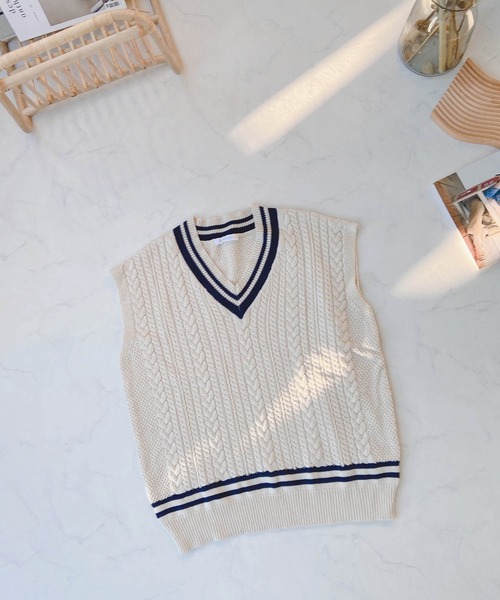 AS KNOW AS plus（アズノゥアズプラス）の「●ケーブルチルデンベスト（ベスト・レディース・ブラック/グリーン/アイボリー・FREE）」の9枚目の写真