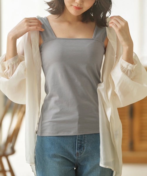 YU'NOW(ユナウ)の「【抗菌防臭】【吸水速乾】ブラ紐隠しの優秀インナー(タンクトップ・レディース・ブラック/グレイッシュベージュ/オフホワイト/カーキ/チャコールグレー/グレー/ブルー・XXX-LARGE/LARGE/XXXX-LARGE/X-LARGE/XX-LARGE/MEDIUM)」の4枚目の写真