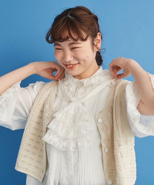 Malle(マル)の「malle チュール刺繍 ジャボ(付け襟・レディース・オフホワイト/ブラック・FREE)」の7枚目の写真