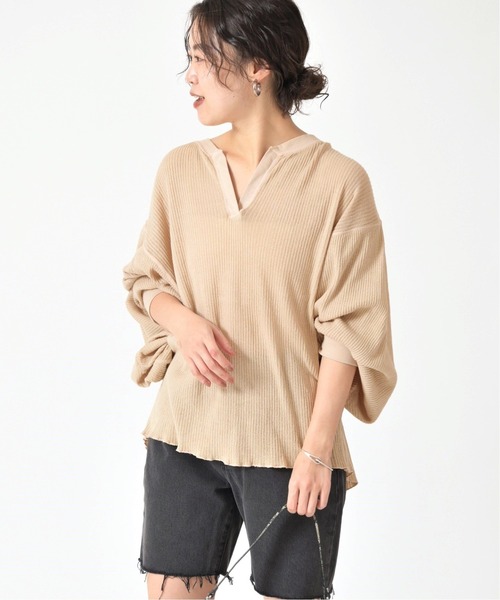 U by SPICK&SPAN（ユーバイスピックアンドスパン）の「【CAROUSELAMBRA】 WING WIDE T◆（Tシャツ/カットソー・レディース・ホワイト/ベージュ・FREE）」の2枚目の写真