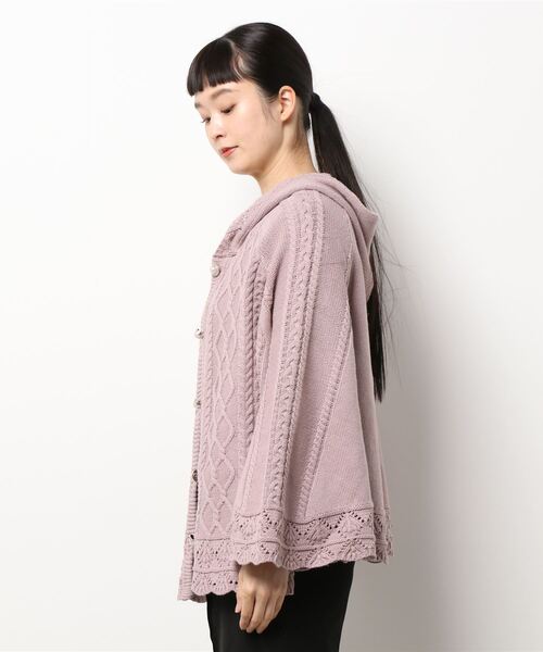 ピンク ケーブルニット ポンチョ axes femme（アクシーズファム）の「ケーブルニットポンチョ