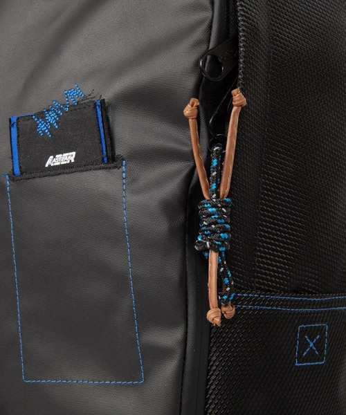 ADER error(アーダーエラー)の「AderError×EASTPAK/アダーエラー×イーストパック/ADER UP-DOWN SLING(ショルダーバッグ・メンズ・ブラック・FREE)」の9枚目の写真