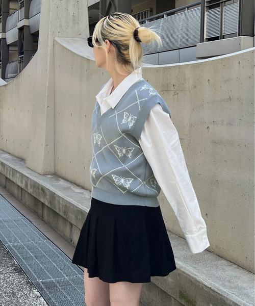 PairPair(ペアペア)の「バタフライジャガードベスト(ベスト・レディース・ブラック/ライトベージュ/グレイッシュブルー・フリー)」の1枚目の写真