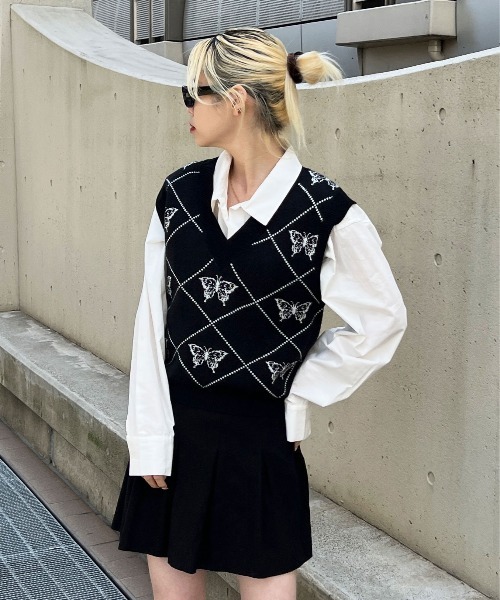 PairPair(ペアペア)の「バタフライジャガードベスト(ベスト・レディース・ブラック/ライトベージュ/グレイッシュブルー・フリー)」の2枚目の写真