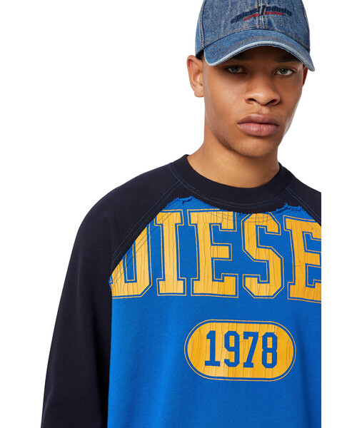DIESEL(ディーゼル)の「メンズ スウェット プルオーバー クラックプリント(スウェット・メンズ・グリーン/ブラック系その他/ブルー・XX-LARGE/MEDIUM/LARGE/SMALL/X-LARGE/X-SMALL)」の10枚目の写真