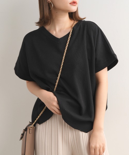 Futier land(フューティアランド)の「ワッフルVネックTシャツ(Tシャツ/カットソー・レディース・ホワイト/ブラック/チャコールグレー/モカ・MEDIUM)」の2枚目の写真