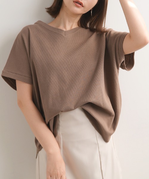 Futier land(フューティアランド)の「ワッフルVネックTシャツ(Tシャツ/カットソー・レディース・ホワイト/ブラック/チャコールグレー/モカ・MEDIUM)」の4枚目の写真