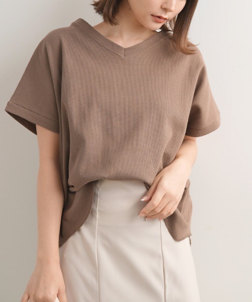 Futier land(フューティアランド)の「ワッフルVネックTシャツ(Tシャツ/カットソー・レディース・ホワイト/ブラック/チャコールグレー/モカ・MEDIUM)」の9枚目の写真