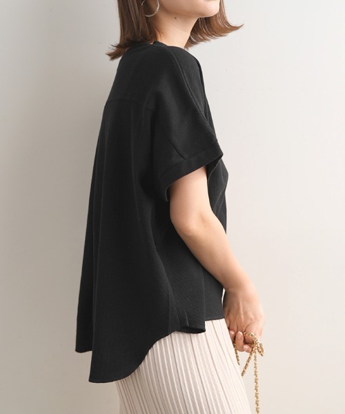 Futier land(フューティアランド)の「ワッフルVネックTシャツ(Tシャツ/カットソー・レディース・ホワイト/ブラック/チャコールグレー/モカ・MEDIUM)」の12枚目の写真