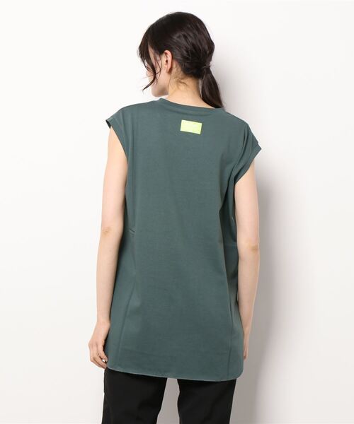 Q(キュー)の「ラウンドヘムハギフレンチT(Tシャツ/カットソー・レディース・ホワイト/ブラック/オリーブ・MEDIUM)」の13枚目の写真