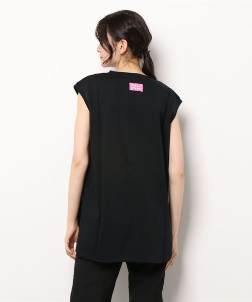 Q(キュー)の「ラウンドヘムハギフレンチT(Tシャツ/カットソー・レディース・ホワイト/ブラック/オリーブ・MEDIUM)」の4枚目の写真