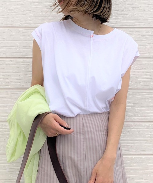 Q(キュー)の「ラウンドヘムハギフレンチT(Tシャツ/カットソー・レディース・ホワイト/ブラック/オリーブ・MEDIUM)」の2枚目の写真