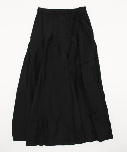 MILLION CARATS（ミリオンカラッツ）の「裾に向かって広がる華やかなシルエットが、エレガントな雰囲気の光沢フレアスカート（スカート・レディース・ブラック/ベージュ・FREE）」の10枚目の写真