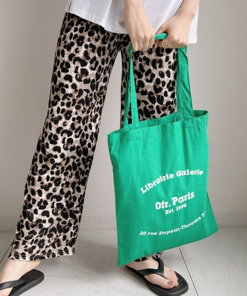 CLEA（クレア）の「Paris ロゴ トートバッグ（トートバッグ・レディース・ブラック/パープル/ピンク/グリーン/アイボリー・FREE）」の4枚目の写真