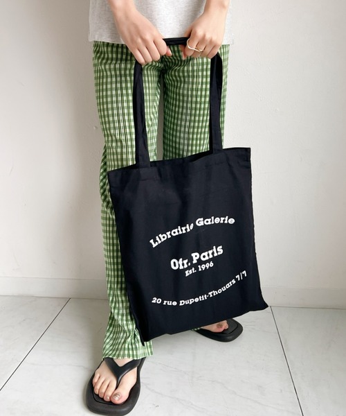 CLEA（クレア）の「Paris ロゴ トートバッグ（トートバッグ・レディース・ブラック/パープル/ピンク/グリーン/アイボリー・FREE）」の3枚目の写真