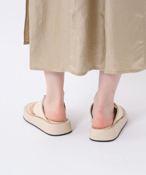 JETEE（ジュテ）の「JETEE tongsサンダル（サンダル・レディース・ブラック/アイボリー・MEDIUM/LARGE）」の3枚目の写真