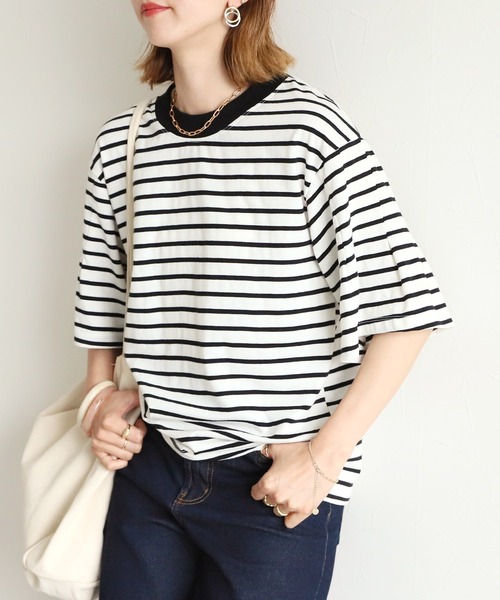 reca(レカ)の「袖タック入りボーダーTシャツ(Tシャツ/カットソー・レディース・ブラック/ホワイト/ブルー/ベージュ・FREE)」の2枚目の写真