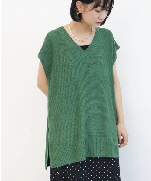 Green　Parks（グリーンパークス）の「テープヤーンニットVネックベスト（ベスト・レディース・ブラウン/グリーン/ライトベージュ・FREE）」の3枚目の写真