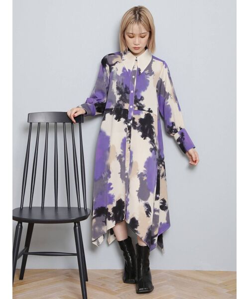 MURUA(ムルーア)の「【WEB限定 ITEM】アートプリントシャツワンピース(ワンピース・レディース・パープル/カーキ・FREE)」の14枚目の写真