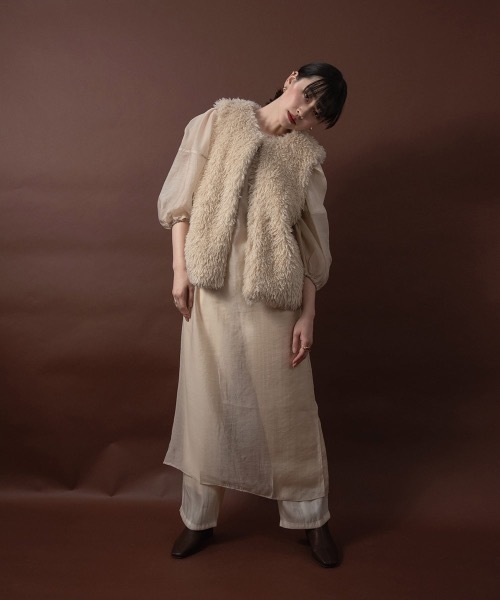 I_am(アイアム)の「poodle fur midi vest(ベスト・レディース・アイボリー/ブラウン・FREE)」の6枚目の写真