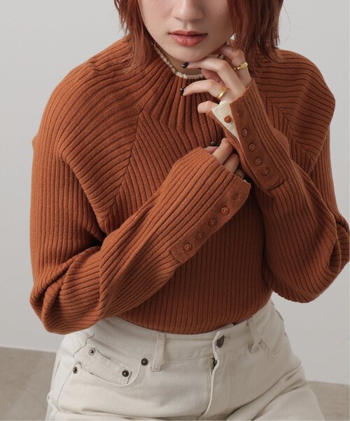 DOUBLE NAME(ダブルネーム)の「抗菌防臭アンチピリングハイネックラグランニット(ニット/セーター・レディース・ブラック/サックスブルー/キャメル/キナリ・FREE)」の4枚目の写真