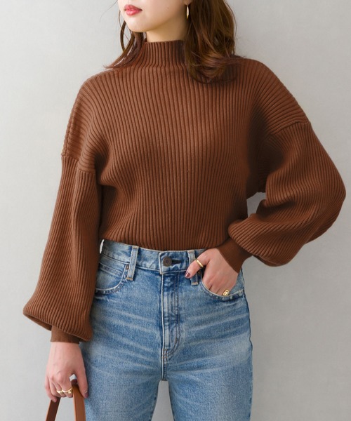 SpRay(スプレイ)の「ボリューム袖ボトルネックニット(ニット/セーター・レディース・ブラウン/ピンクベージュ/ダークグリーン/レッド系その他/ラベンダー/ブラック/アイボリー/オレンジ/ピンク/ブルー/ライトベージュ/イエロー/ライトオレンジ系/ライトブルー/ライトグリーン・FREE)」の3枚目の写真